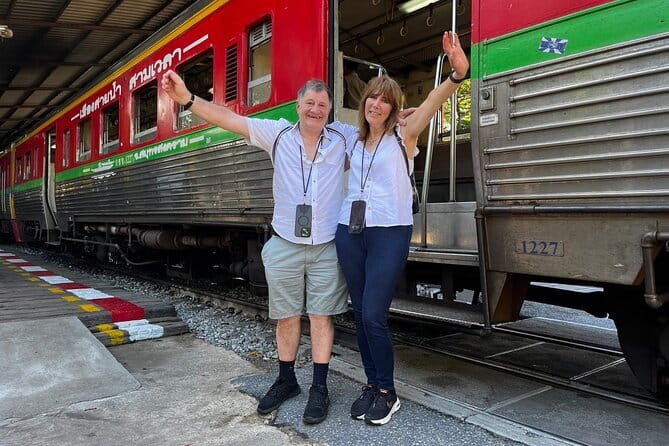 Floating Market & Railway Market Private Tour - Learning the coconut sugar process
