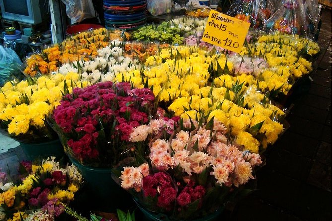 Floating Market - Train Market - Flower Market and China Town - Lunch and a return to Bangkok’s Chinatown
