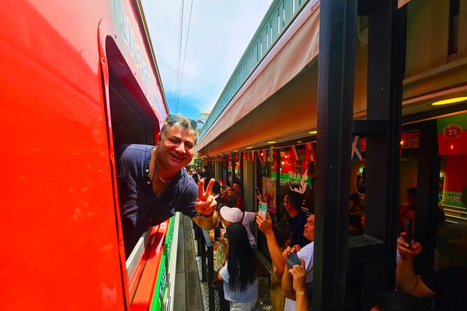 Floating Market & Train Market Private Tour(Premium Service) - Guide service and the value of a private group