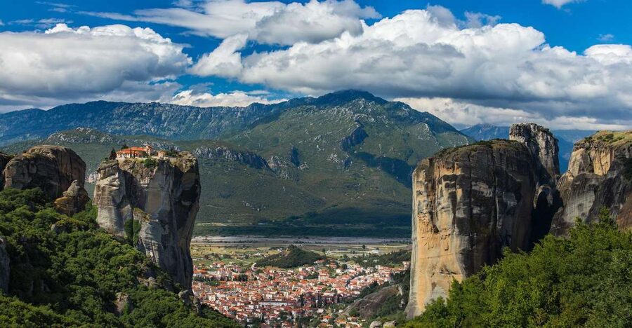 From Athens: Meteora Train Trip with Overnight Stay - Why an overnight makes Meteora better
