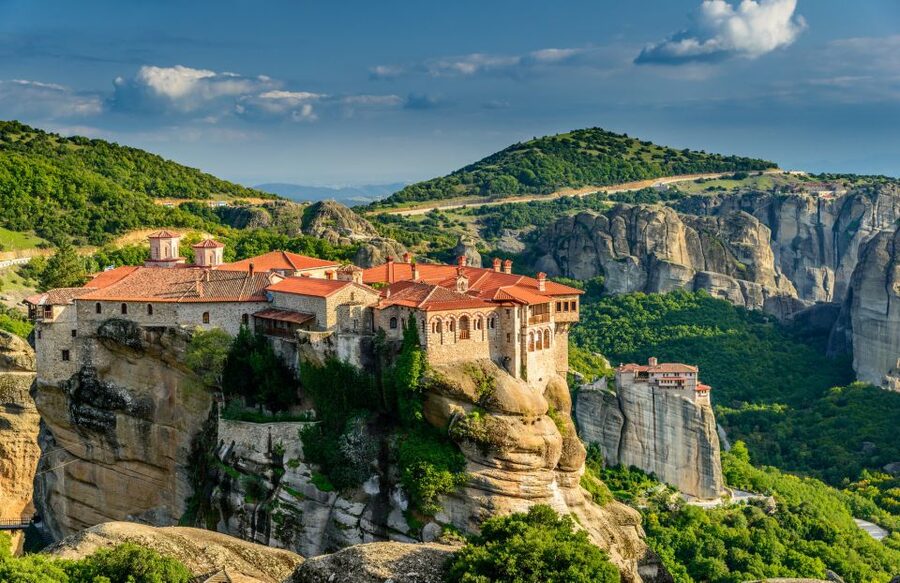 From Athens: Meteora Train Trip with Overnight Stay - Getting from Athens to Kalambaka