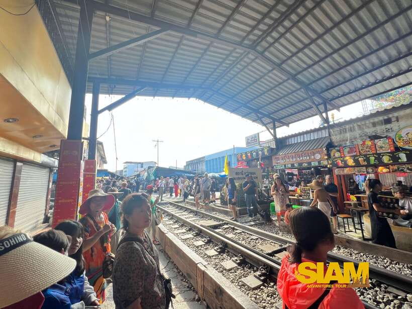 From Bangkok:Damnoen Floating Market and Railway Market Tour - Should you book the Damnoen Saduak and Maeklong tour?