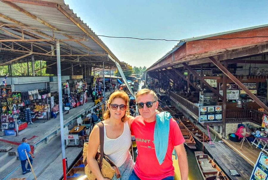 From Bangkok: Damnoen Saduak & Train Market Tour in Spanish - Key points to know before booking
