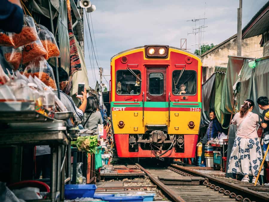From Bangkok: Maeklong Railway and Floating Market Day Tour - Why the railway market is the day’s big moment
