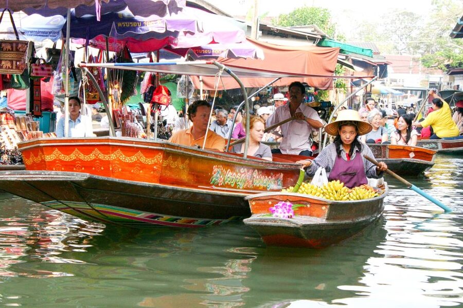 From Bangkok: Maeklong Railway and Floating Market Food Tour - The guide can make or break the day