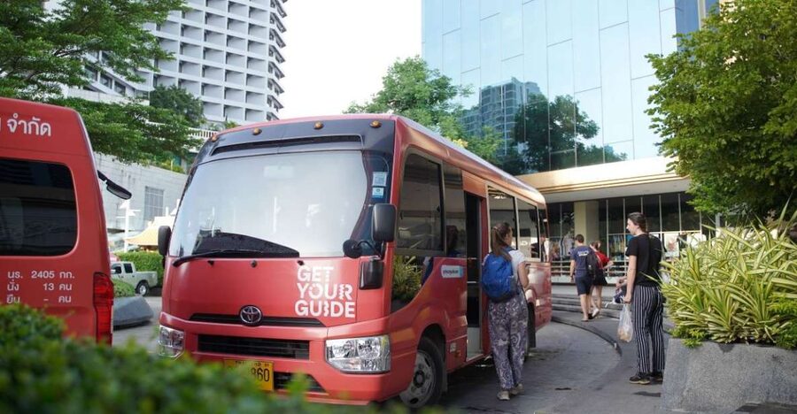 From Bangkok : Meklong Railway Market By Bus - What the air-conditioned bus adds to the day