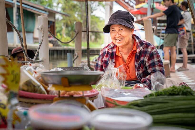 From Bangkok: Railway & Damnoen Saduak Floating Market Tour - Lao Tuk Luck and the older canal atmosphere