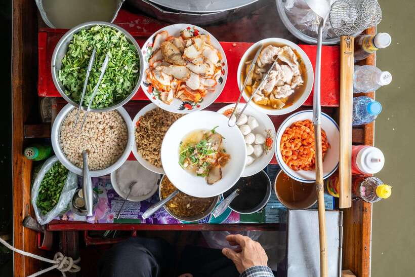 From Bangkok: Railway & Damnoen Saduak Floating Market Tour - Food, shopping, and what to bring