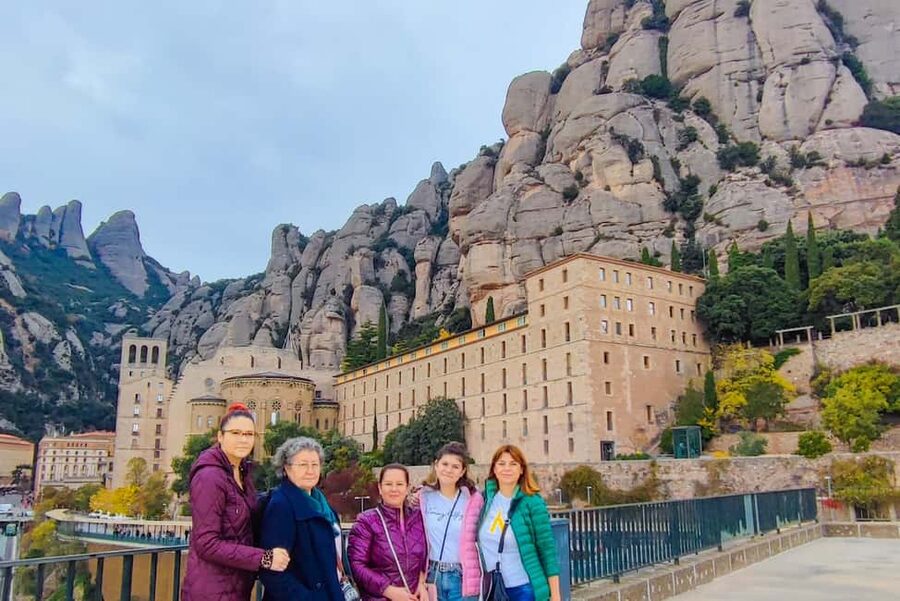 From Barcelona: Montserrat by Train, Cable Car and Cogwheel - Using the 1.5 Hours of Free Time