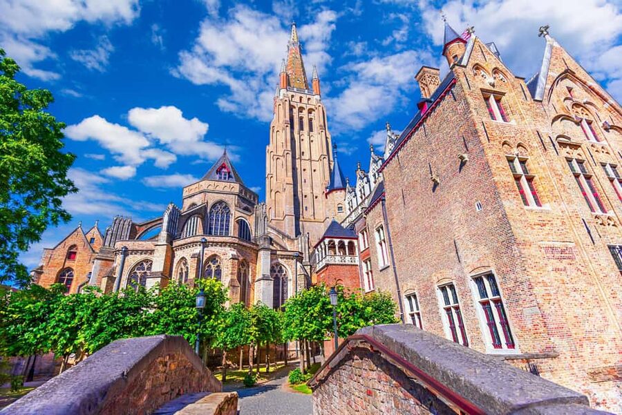 From Brussels: Bruges by Train with Guided Tour & Boat Ride - Walking, timing, and the transport caution