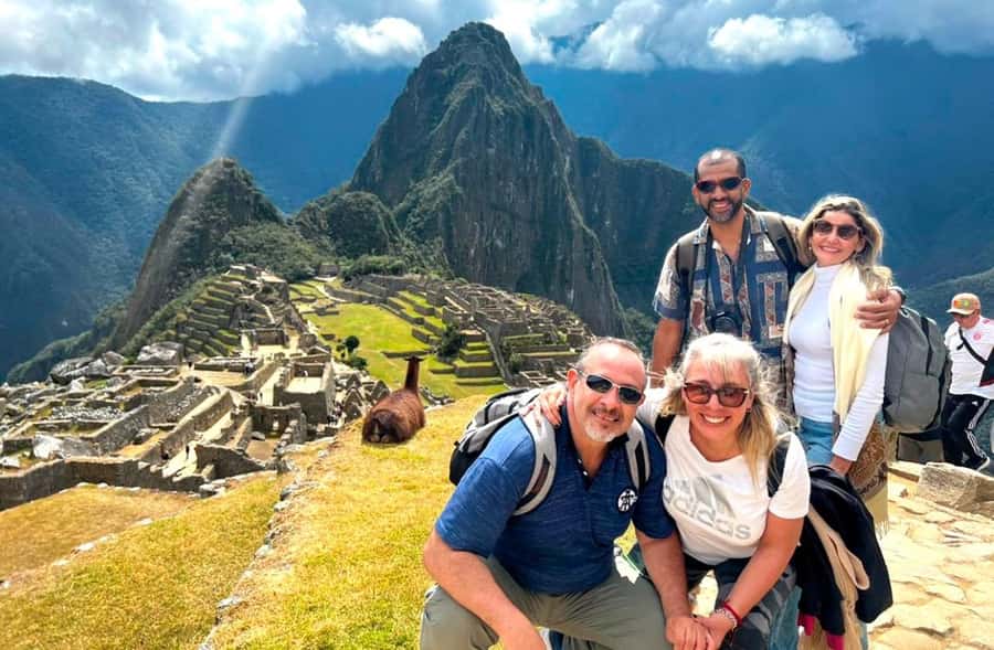 From Cusco: Excursion to Machu Picchu 1 day + Ticket & Train - 4:00am pickup from Cusco