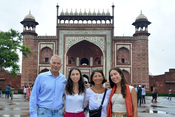 From Delhi: 2 Days Taj Mahal & Agra City Tour With Fatehpur Sikri - Fatehpur Sikri and Akbar’s abandoned city