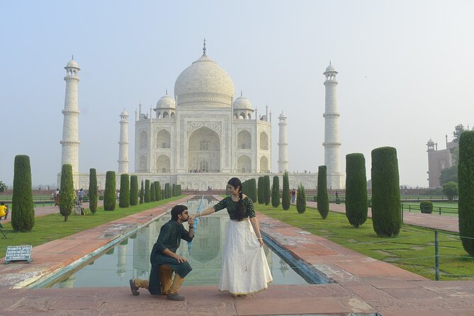 From Delhi: 2 Days Taj Mahal & Agra City Tour With Fatehpur Sikri - What the guide and driver add