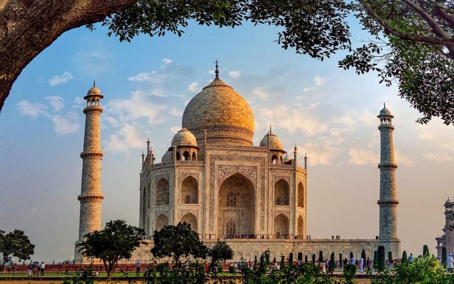 From Delhi:All Inclusive Taj Mahal Day Tour by Fastest Train - Key points to know before booking