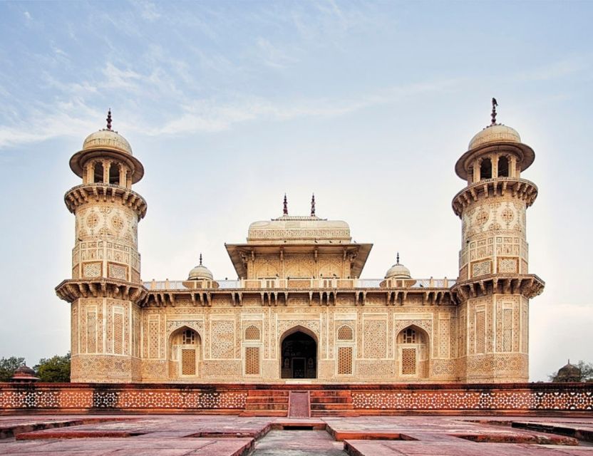From Delhi: All Inclusive- Taj Mahal Tour by Express Train - Agra Fort and the Mughal court