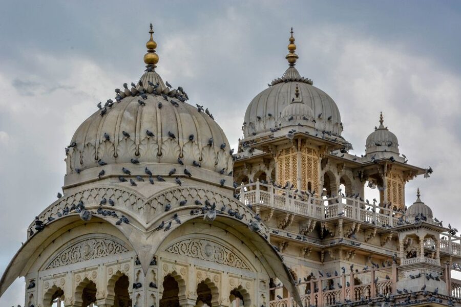 From Delhi: Jaipur Day Trip by Fast Train or Private Car - Monkey Temple or Patrika Gate depends on your option