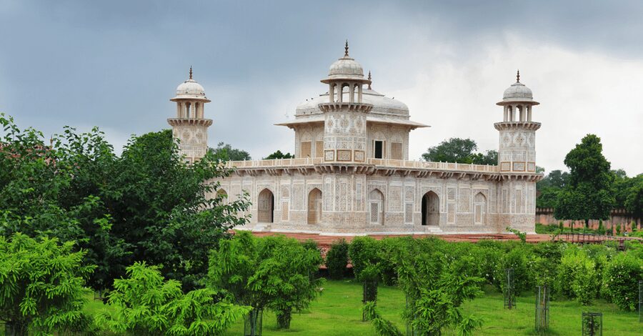 From Delhi: Private Taj Mahal & Agra Day Trip by Car or Rail - Agra Fort, where the Mughal story gets larger