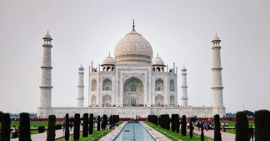 From Delhi: Private Taj Mahal & Agra Day Trip by Car or Rail - Timing, comfort, and the long return