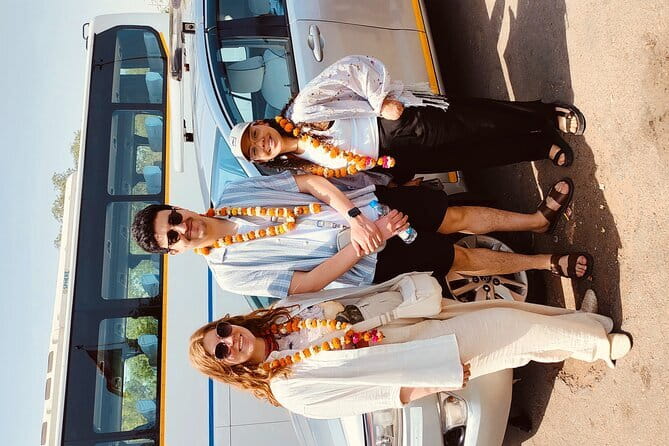 From Delhi Private Taj Mahal and Agra Day Trip by Gatimaan Train - Meeting your Agra guide at 9:50 AM
