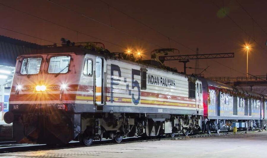 From Delhi: Same Day Taj Mahal Trip By India's Fastest Train - What the $160 price really buys you