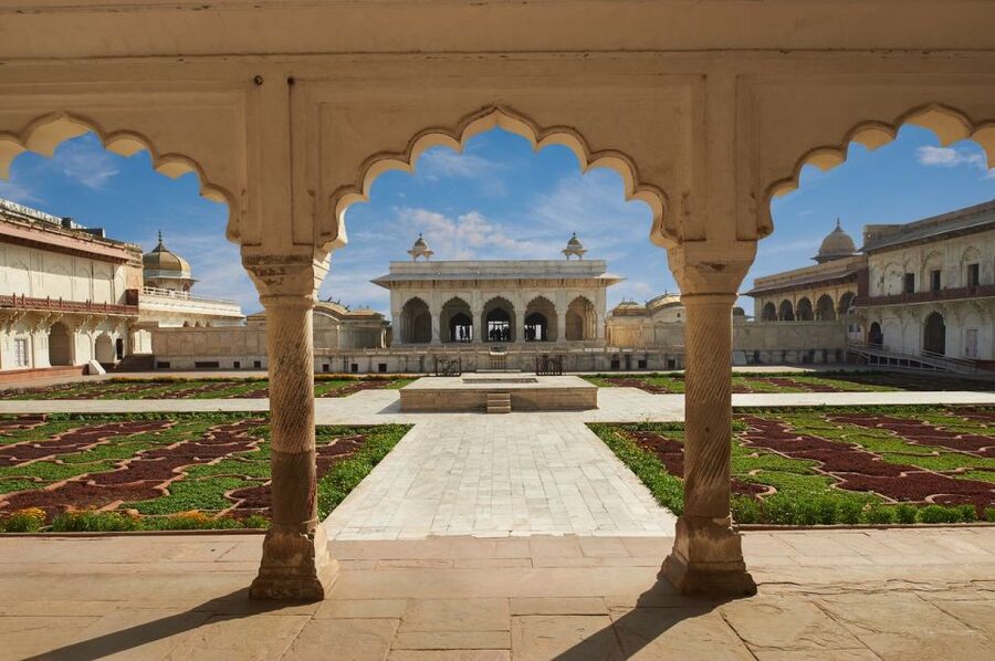 From Delhi: Taj Mahal & Agra City Tour By Gatiman Train - Why the Gatimaan Express makes Agra easier