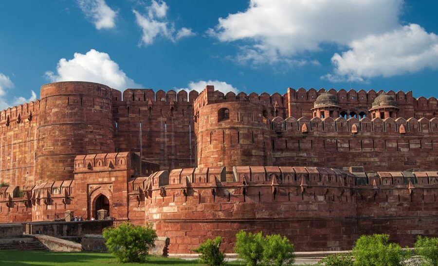 From Delhi: Taj Mahal & Agra City Tour By Gatiman Train - Who should book this experience?