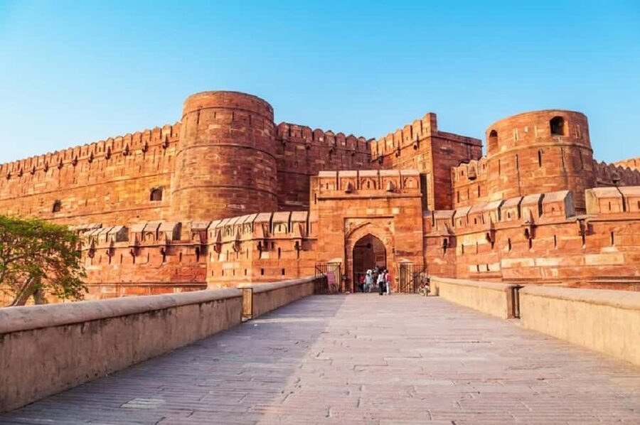 From Delhi: Taj Mahal & Agra Day Trip by Superfast Train - Lunch at Courtyard by Marriott Agra