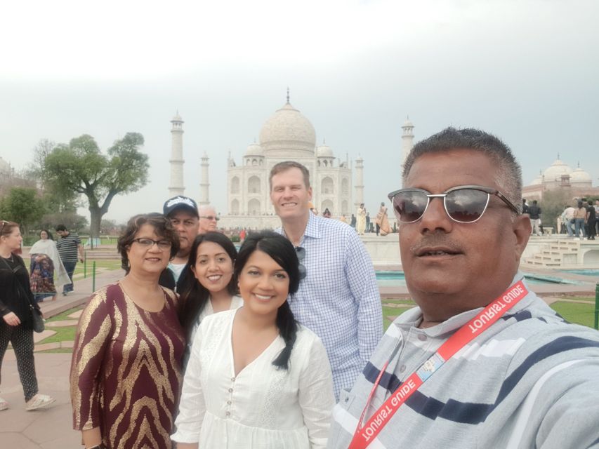 From Delhi: Taj Mahal & Agra Fort Day Trip by Express Train - What the private guide adds