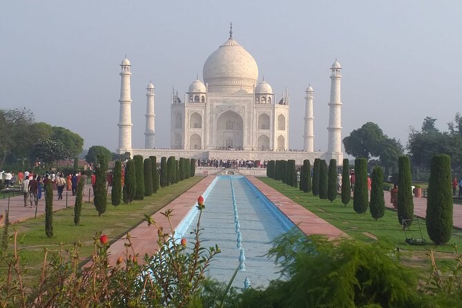 From Delhi: Taj Mahal & Agra Tour by Gatimaan Express Train - Five-star lunch at DoubleTree by Hilton Hotel Agra