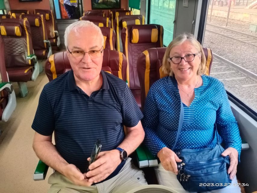 From Delhi: Taj Mahal and Agra Day Tour by Super-fast Train - The shopping stop question