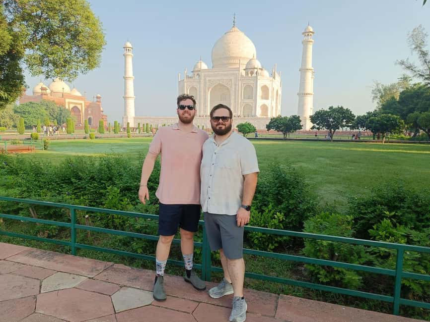 From Delhi: Taj Mahal Luxury Day Tour By Superfast Train - Agra Fort reveals the power behind the marble