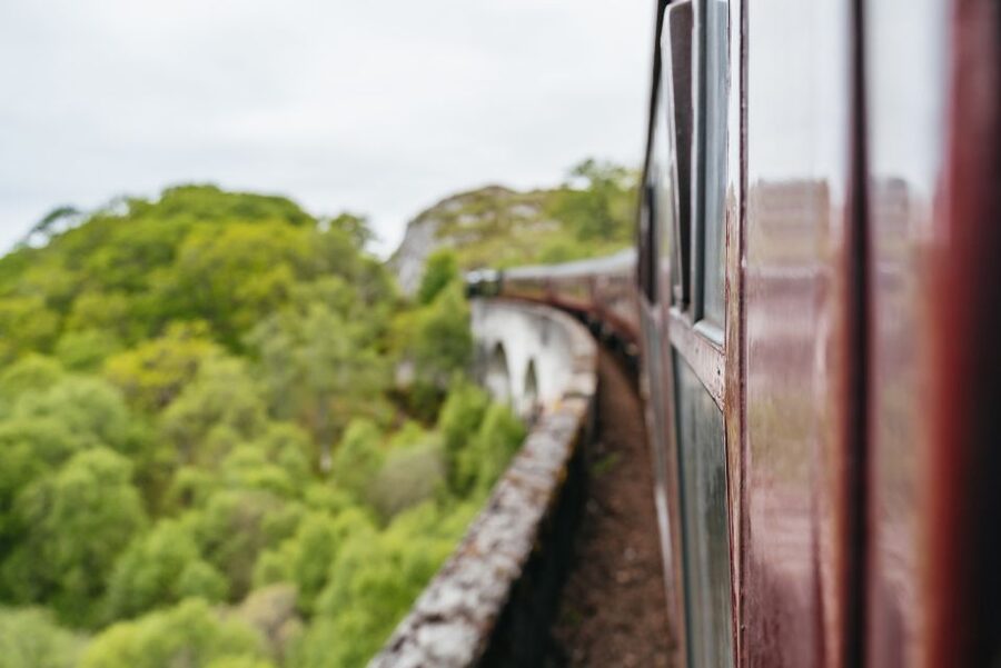From Edinburgh: Magical Highlands Tour with Jacobite Train - Glenfinnan Viaduct and Loch Shiel