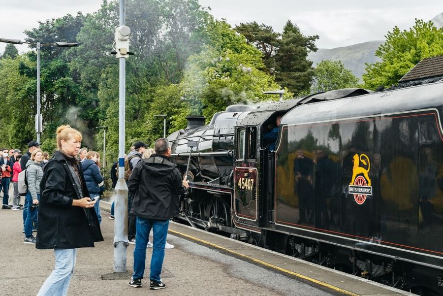 From Edinburgh: Magical Highlands Tour with Jacobite Train - Mallaig is your lunch and reset stop