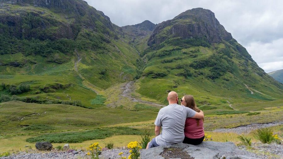 From Glasgow: Jacobite Steam Train & The Highlands Tour - What the guide adds to a long day
