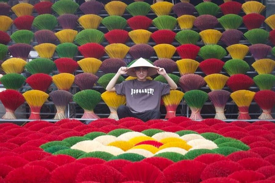 From Hanoi: Incense Village & Train Street Small Group Tour - The best photo opportunities at the village