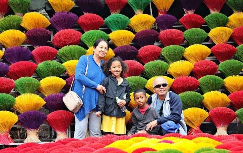 From Hanoi: Incense Village & Train Street Small Group Tour - Meeting the villagers and hearing the human side
