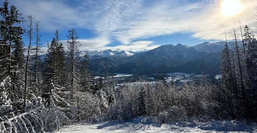 From Krakow: Zakopane Day Trip with Funicular & Food Tasting - Tasting smoked cheese at a shepherd’s hut