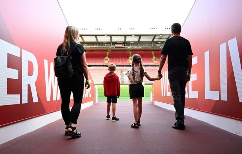 From London: Liverpool FC Stadium & Museum Rail Day Tour - Getting from Liverpool Lime Street to Anfield