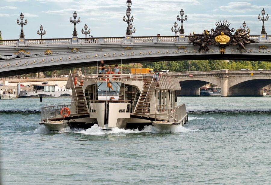 From London: Paris by Rail with Sightseeing Bus and Cruise - Using the sightseeing bus to get your bearings
