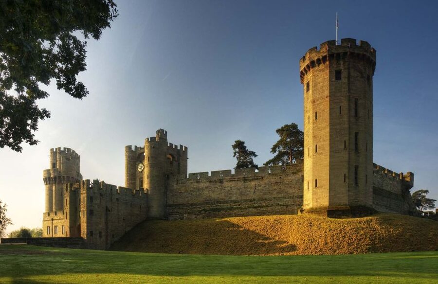 From London: Warwick Castle Day Trip by Rail - Caesar’s Tower and the prison details