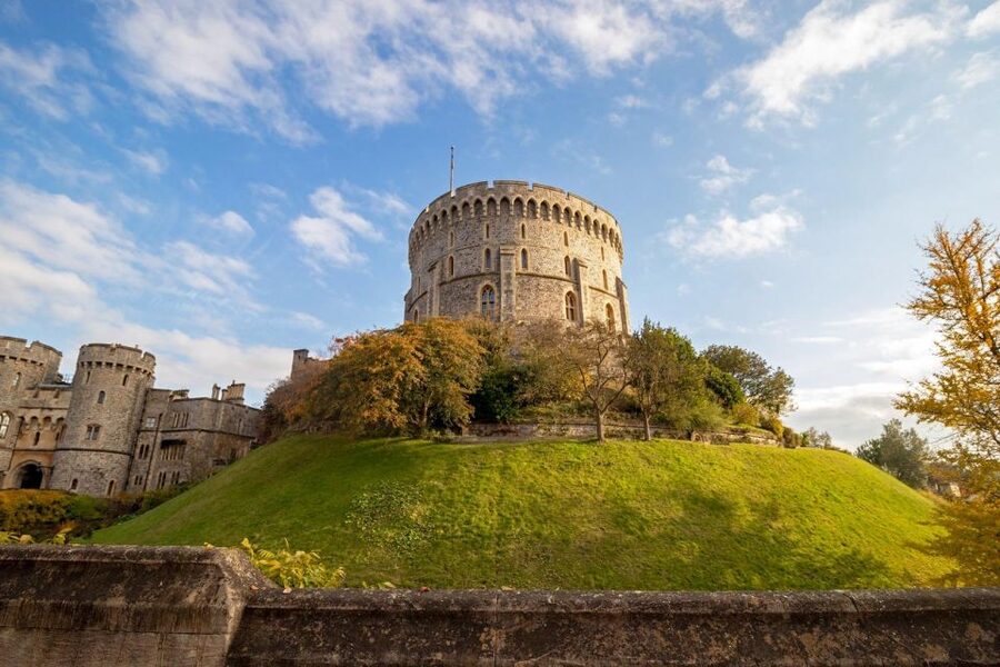 From London: Windsor Castle Full Day Guided Tour By Train - Is $290 per person a fair price?