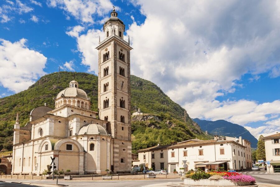 From Milan: Round-Trip Bernina Red Train to Saint Moritz - Free Time Beside Saint Moritz Lake