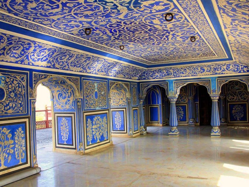 From New Delhi: Jaipur Tour by Fast Train or by Private Car - Jantar Mantar turns astronomy into architecture