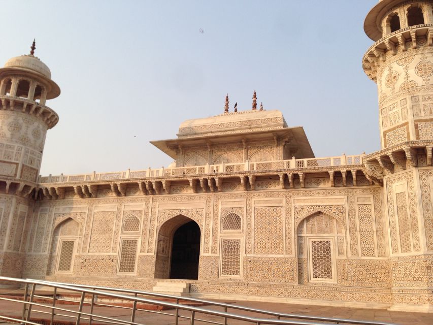From New Delhi : Tajmahal Tour by Train All Inclusive - Lunch in Agra and what the package includes