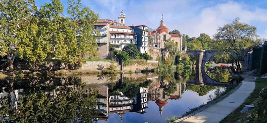 From Porto Douro Valley Tour with Train and Vinho Verde - The train ride through the valley