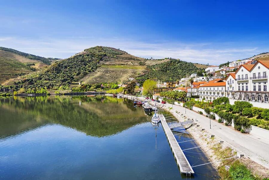 From Porto: Wine Tasting with Lunch at a Quinta, Cruise, and Train Ride - Pinhão and the Ride Back to Porto