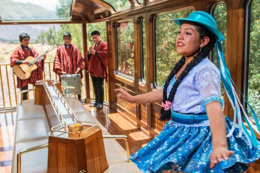 From Puno: Travel to Cusco in Titicaca Train All Inclusive - Why the Puno to Cusco train route is worth your day