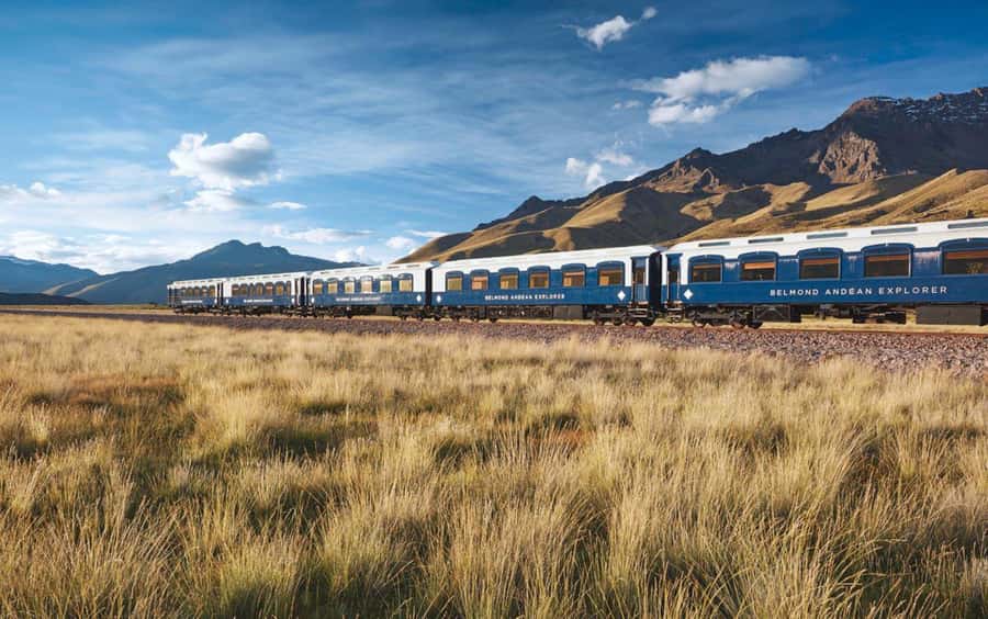 From Puno: Travel to Cusco in Titicaca Train All Inclusive - La Raya and the high Andes