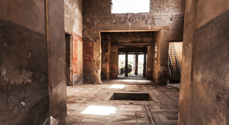 From Rome: Pompeii and Herculaneum Tour w/ High-speed Train - A proper Neapolitan lunch in an old railway station