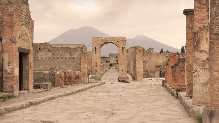 From Rome: Pompeii Day Trip by Fast Train and Car - Entering Pompeii with a private archaeologist guide